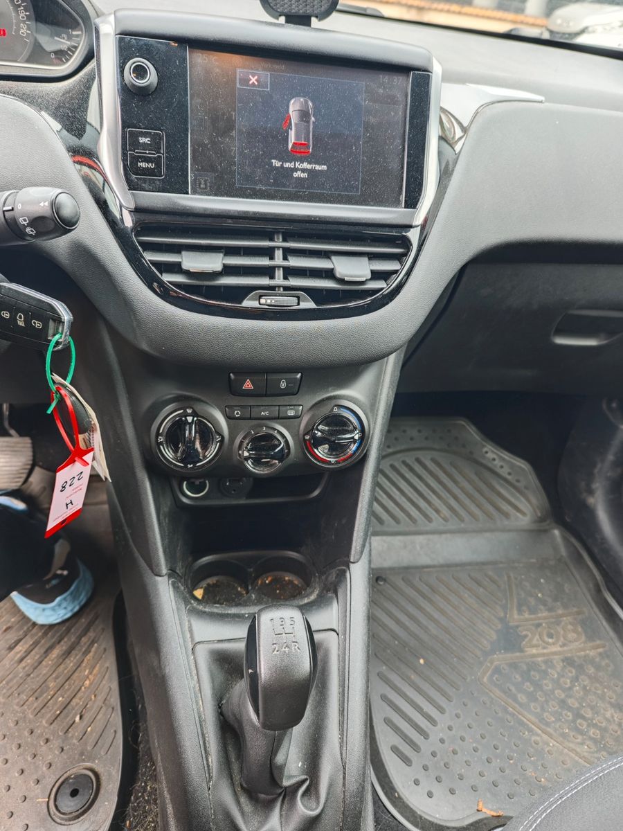 Fahrzeugabbildung Peugeot 208 Active