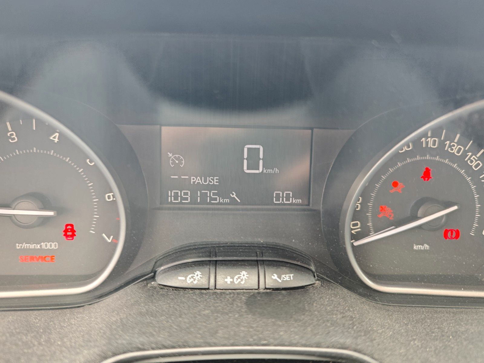 Fahrzeugabbildung Peugeot 208 Active