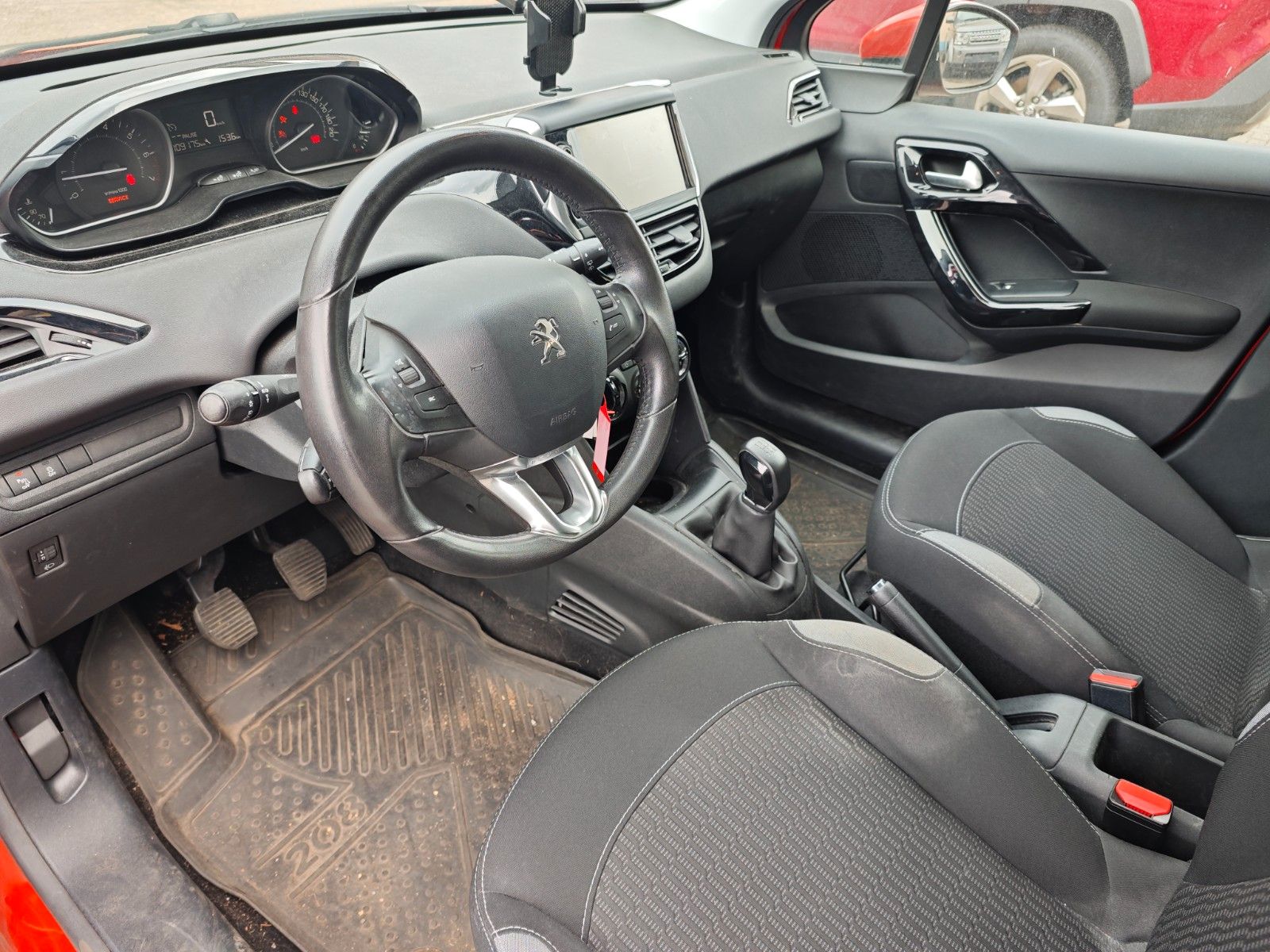 Fahrzeugabbildung Peugeot 208 Active