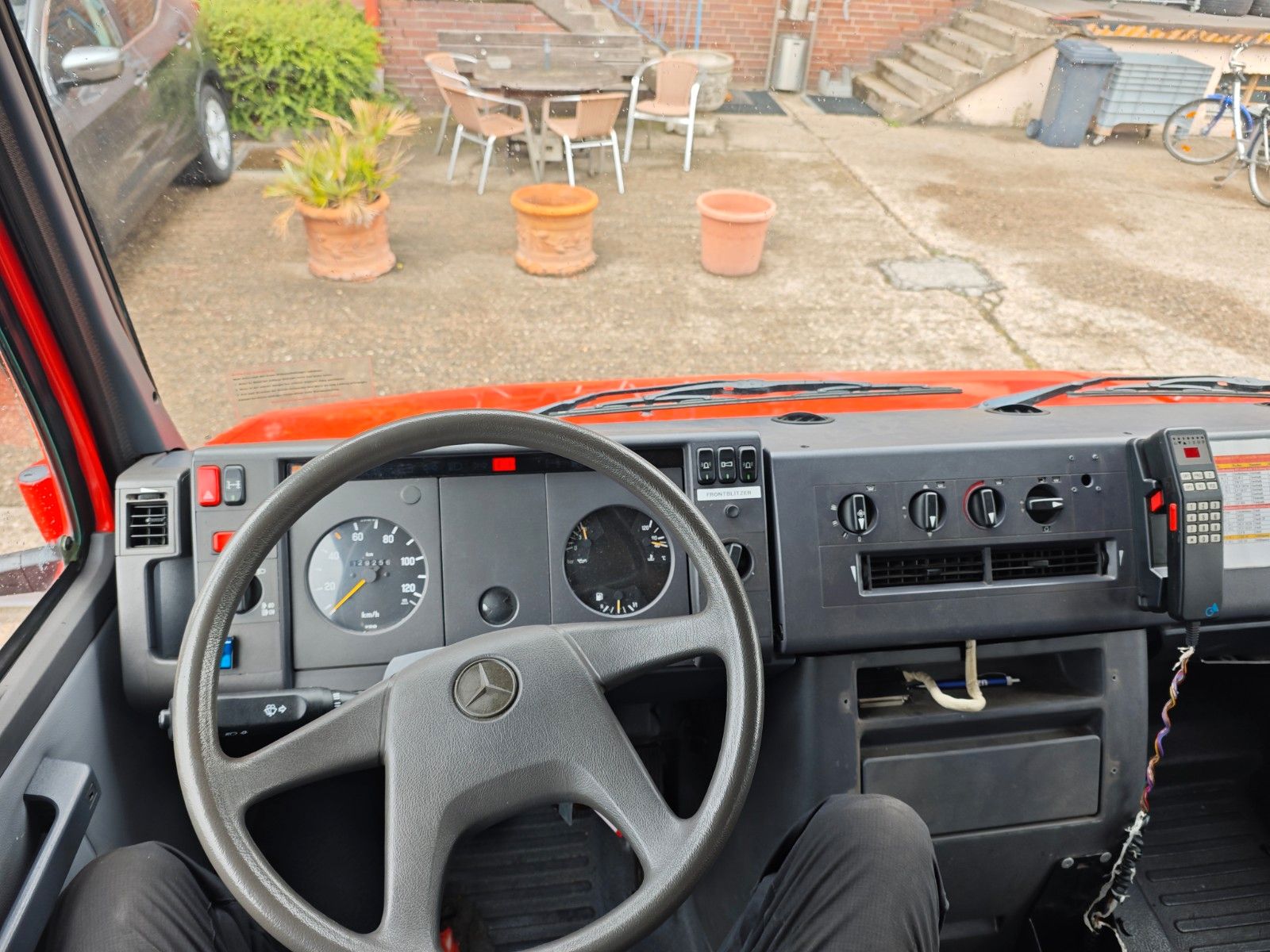 Fahrzeugabbildung Mercedes-Benz 609 D DOKA