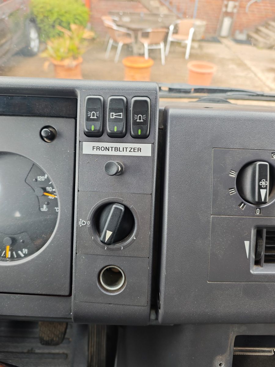 Fahrzeugabbildung Mercedes-Benz 609 D DOKA