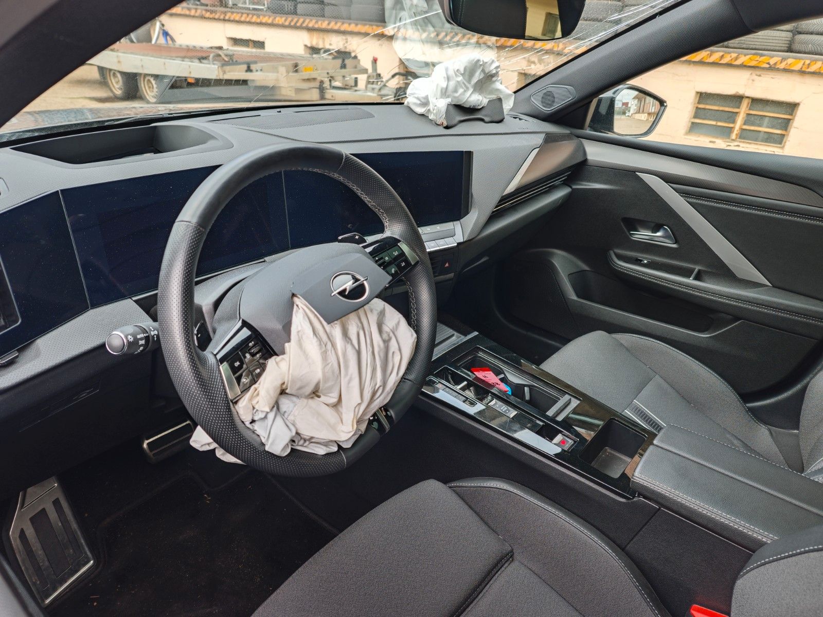 Fahrzeugabbildung Opel Astra 1.2 Turbo 96kW GS Auto