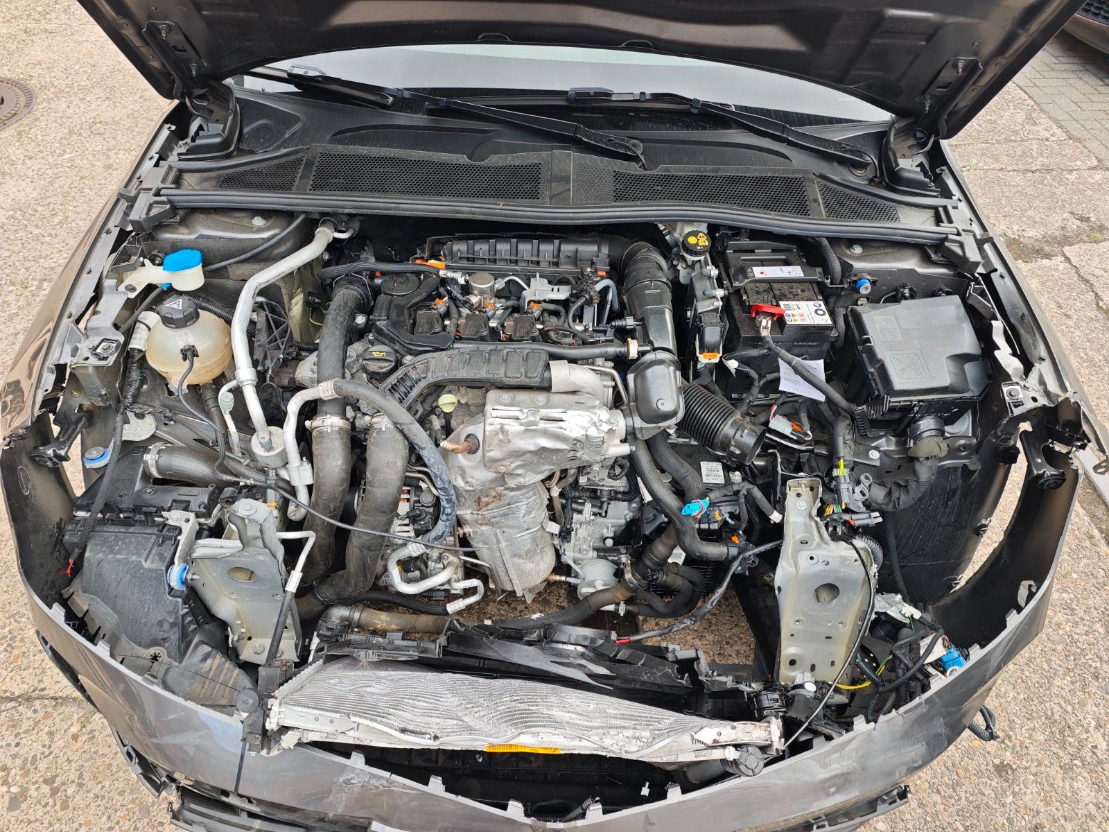 Fahrzeugabbildung Opel Astra 1.2 Turbo 96kW GS Auto