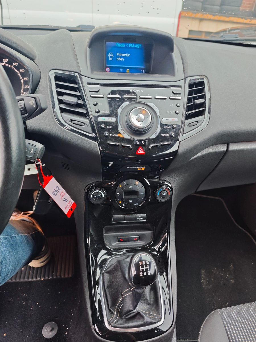 Fahrzeugabbildung Ford Fiesta Titanium