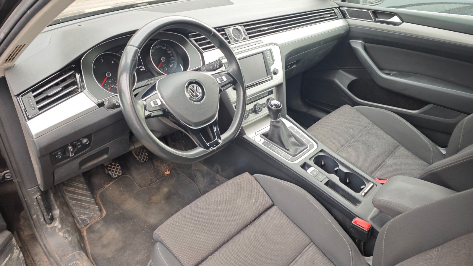 Fahrzeugabbildung Volkswagen Passat Variant Comfortline BMT/Start-Stopp