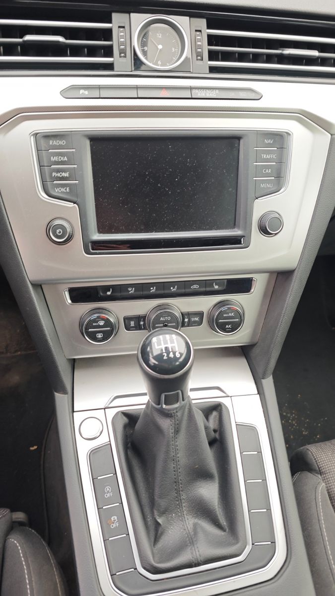 Fahrzeugabbildung Volkswagen Passat Variant Comfortline BMT/Start-Stopp