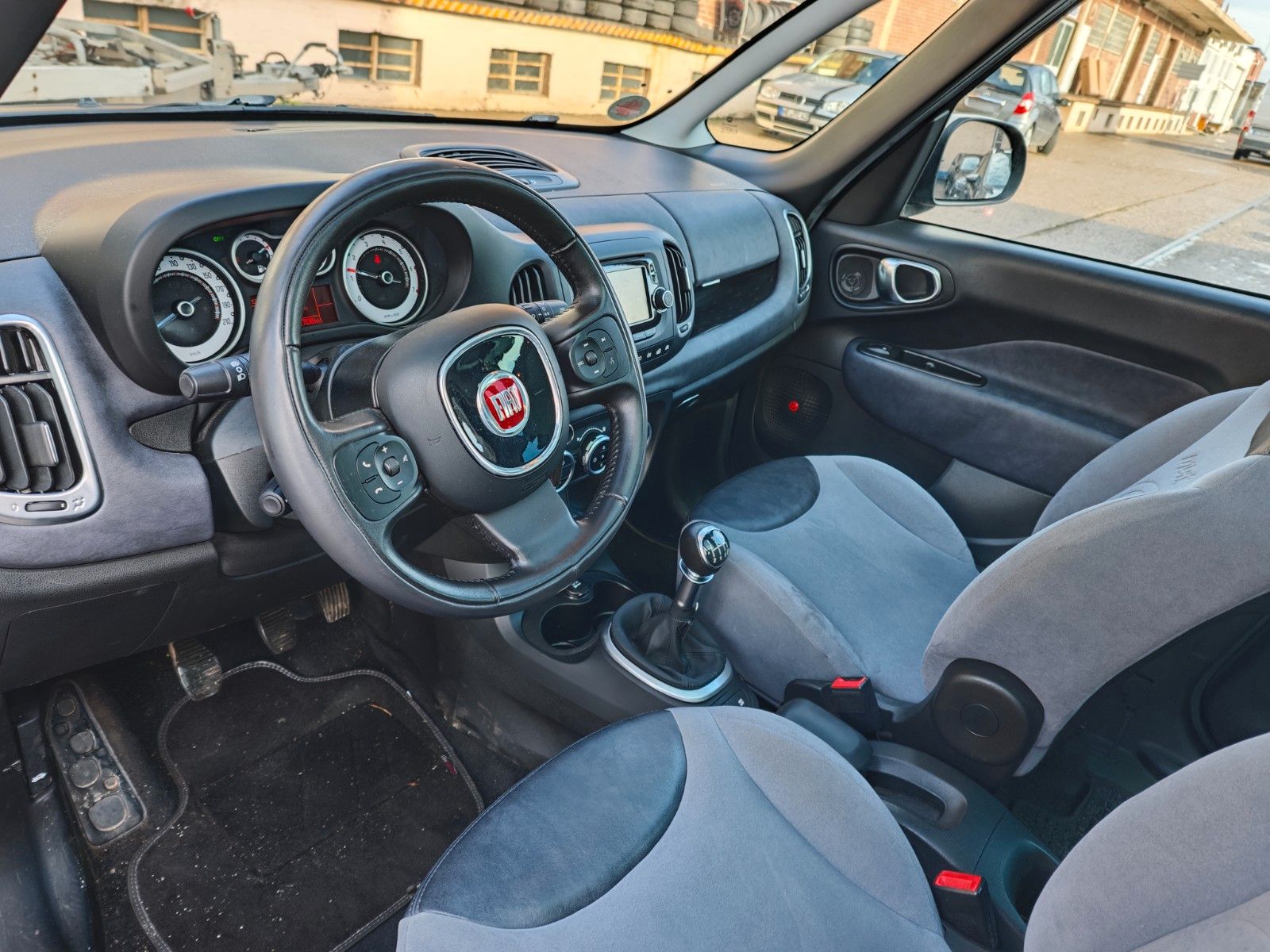 Fahrzeugabbildung Fiat 500L Lounge