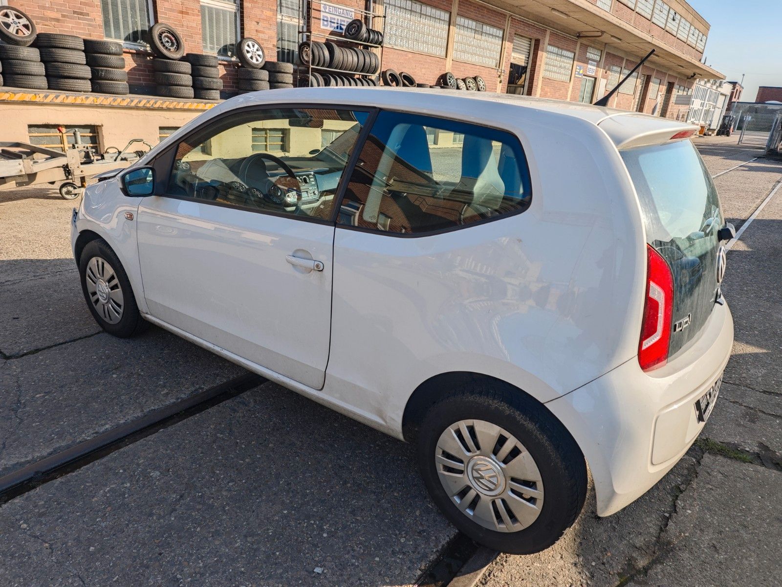 Fahrzeugabbildung Volkswagen up! move up!