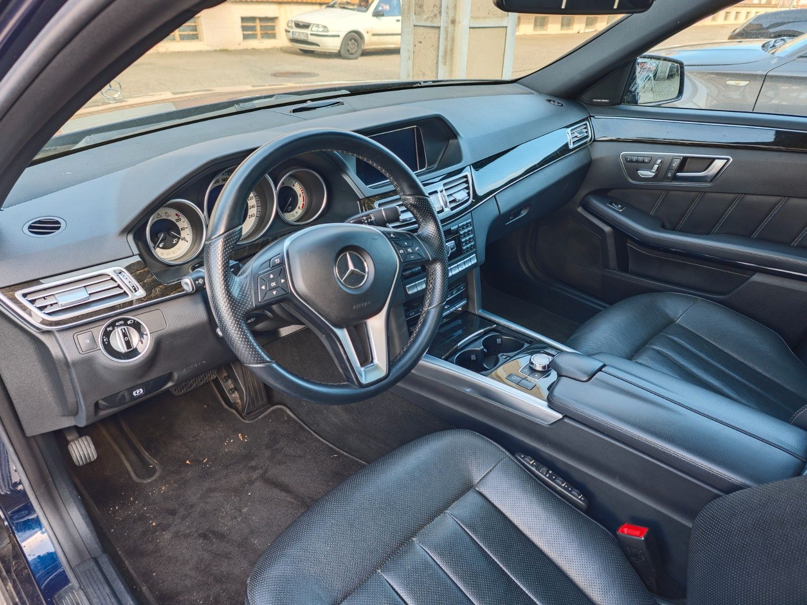 Fahrzeugabbildung Mercedes-Benz E 350 E T-Modell E 350 BlueTec