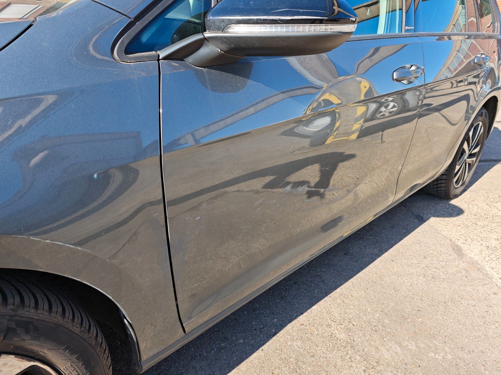 Fahrzeugabbildung Volkswagen Golf VII Variant IQ.DRIVE Start-Stopp