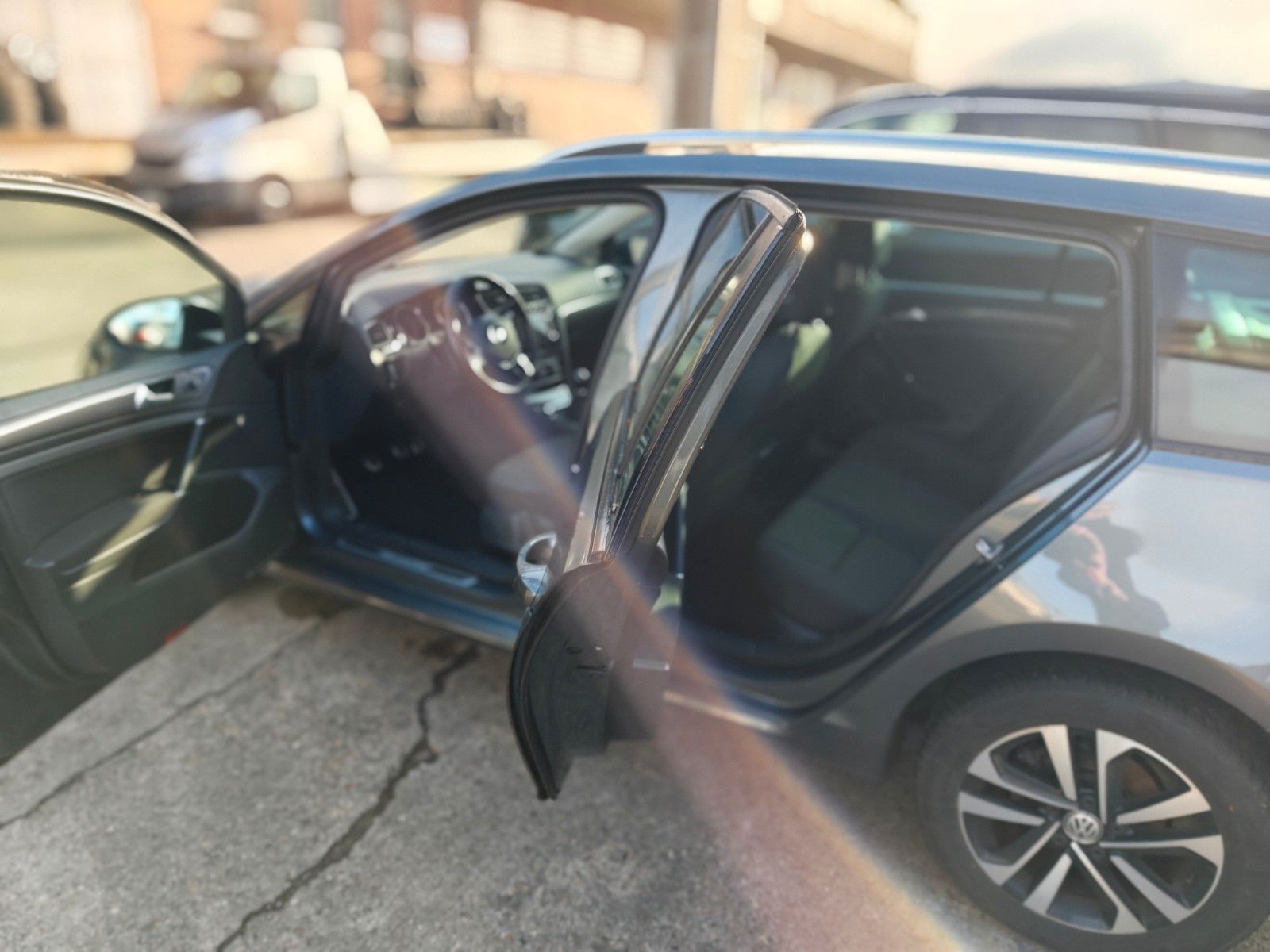 Fahrzeugabbildung Volkswagen Golf VII Variant IQ.DRIVE Start-Stopp