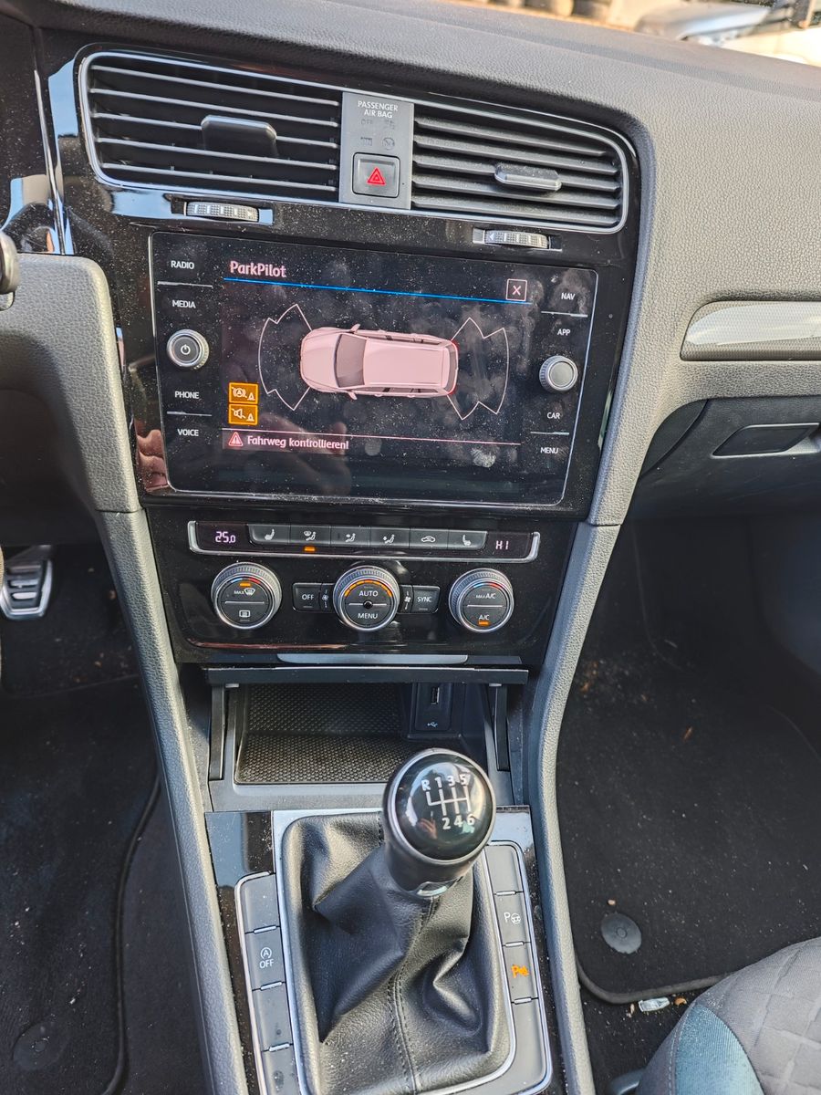 Fahrzeugabbildung Volkswagen Golf VII Variant IQ.DRIVE Start-Stopp