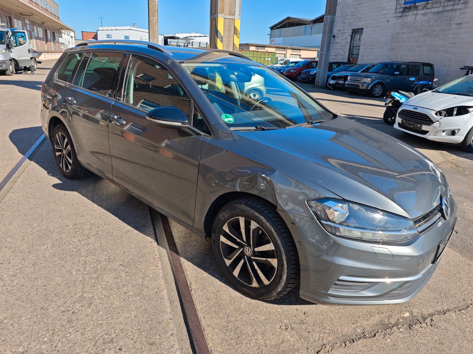 Fahrzeugabbildung Volkswagen Golf VII Variant IQ.DRIVE Start-Stopp