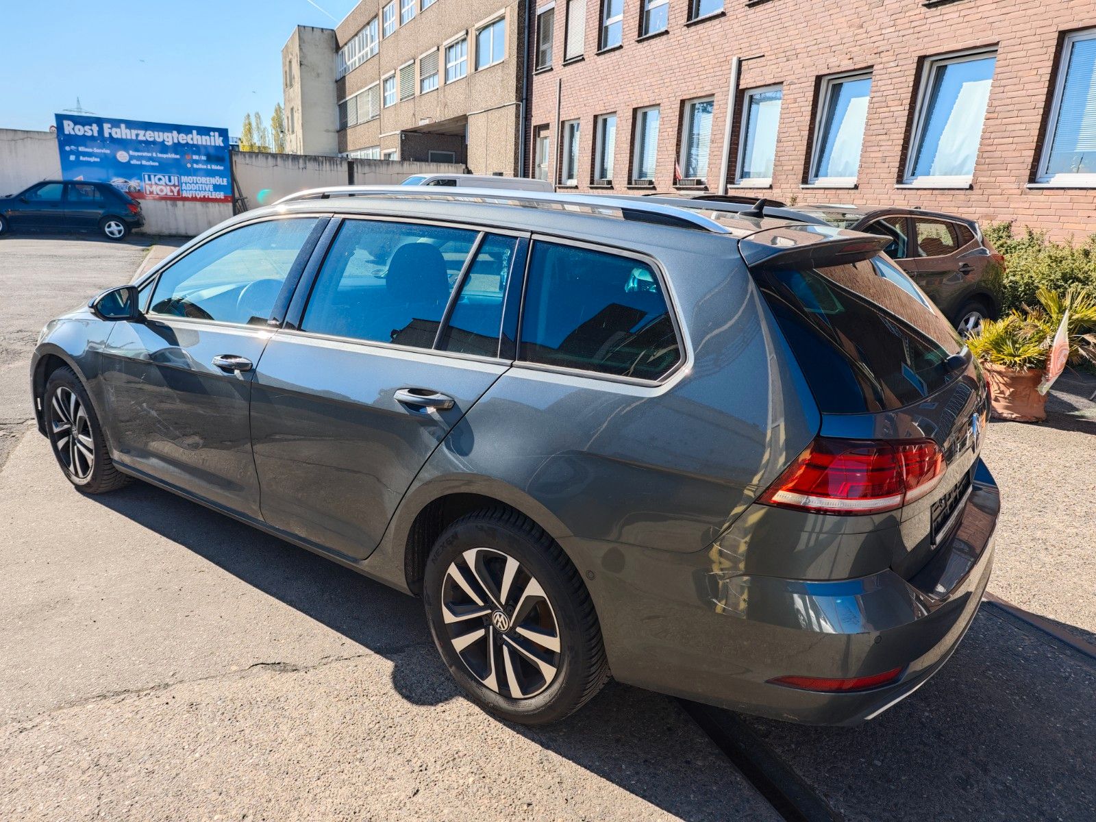 Fahrzeugabbildung Volkswagen Golf VII Variant IQ.DRIVE Start-Stopp