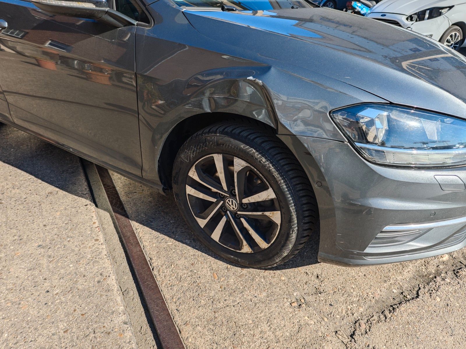 Fahrzeugabbildung Volkswagen Golf VII Variant IQ.DRIVE Start-Stopp