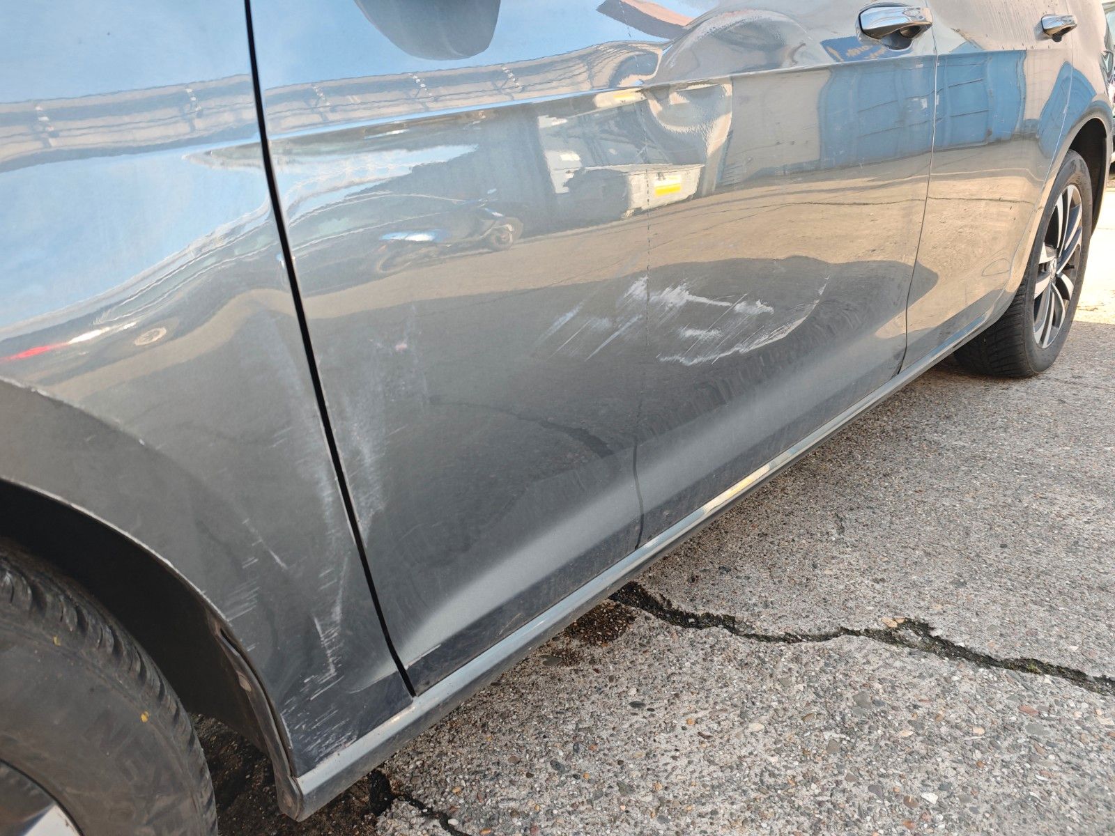 Fahrzeugabbildung Volkswagen Golf VII Variant IQ.DRIVE Start-Stopp