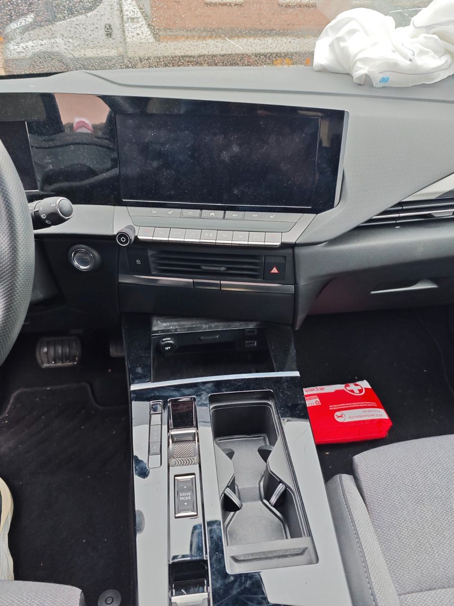 Fahrzeugabbildung Opel Astra L Lim. 5-trg. Business Elegance Plug-in-Hy