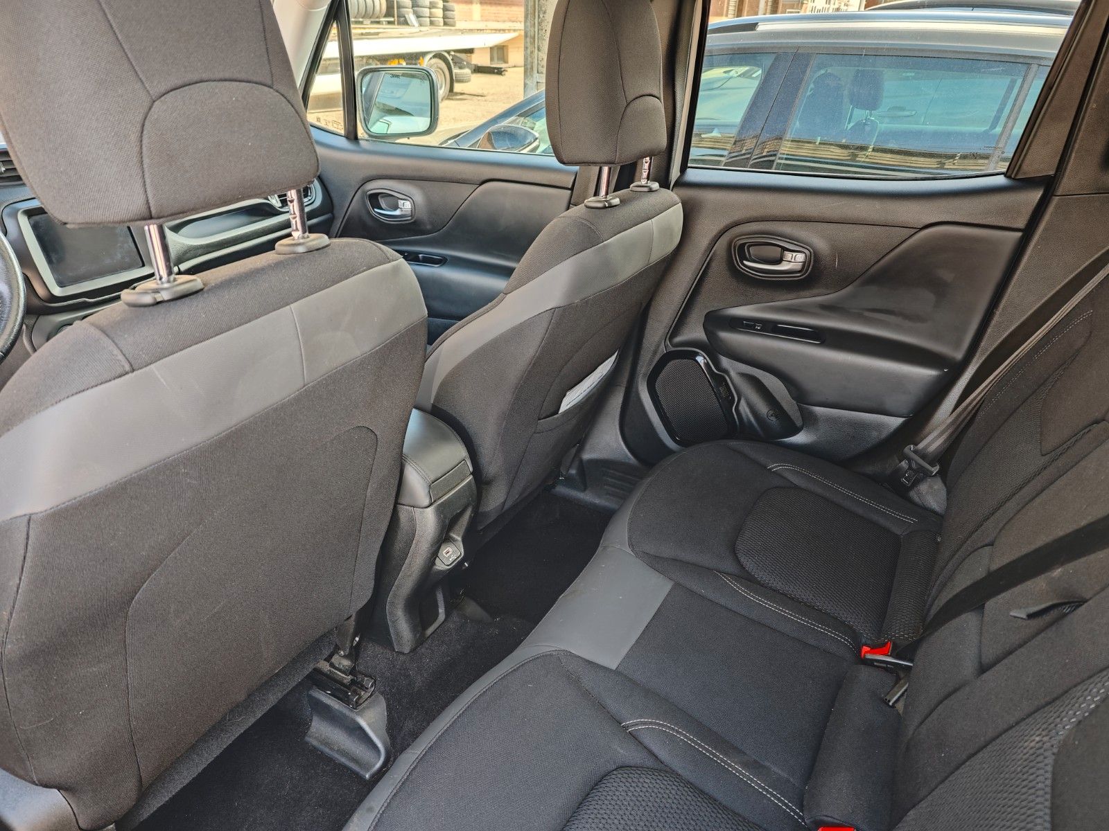 Fahrzeugabbildung Jeep Renegade Limited 4WD