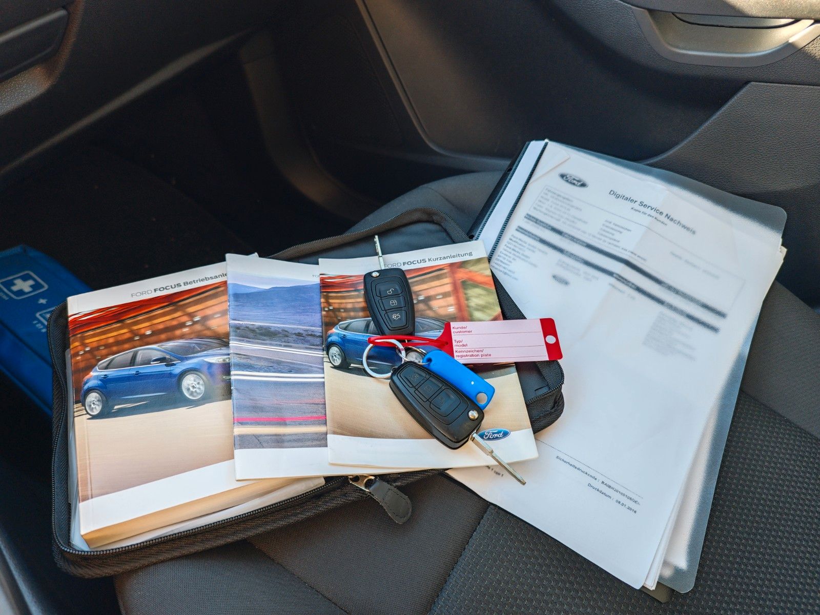 Fahrzeugabbildung Ford Focus Turnier Business