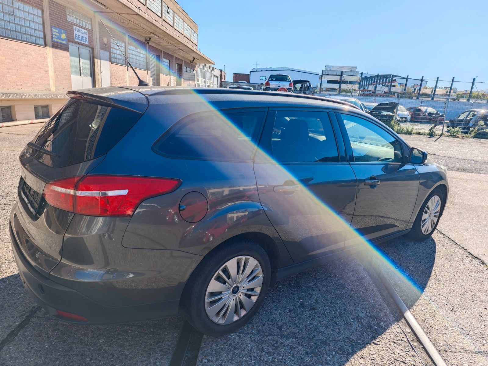 Fahrzeugabbildung Ford Focus Turnier Business
