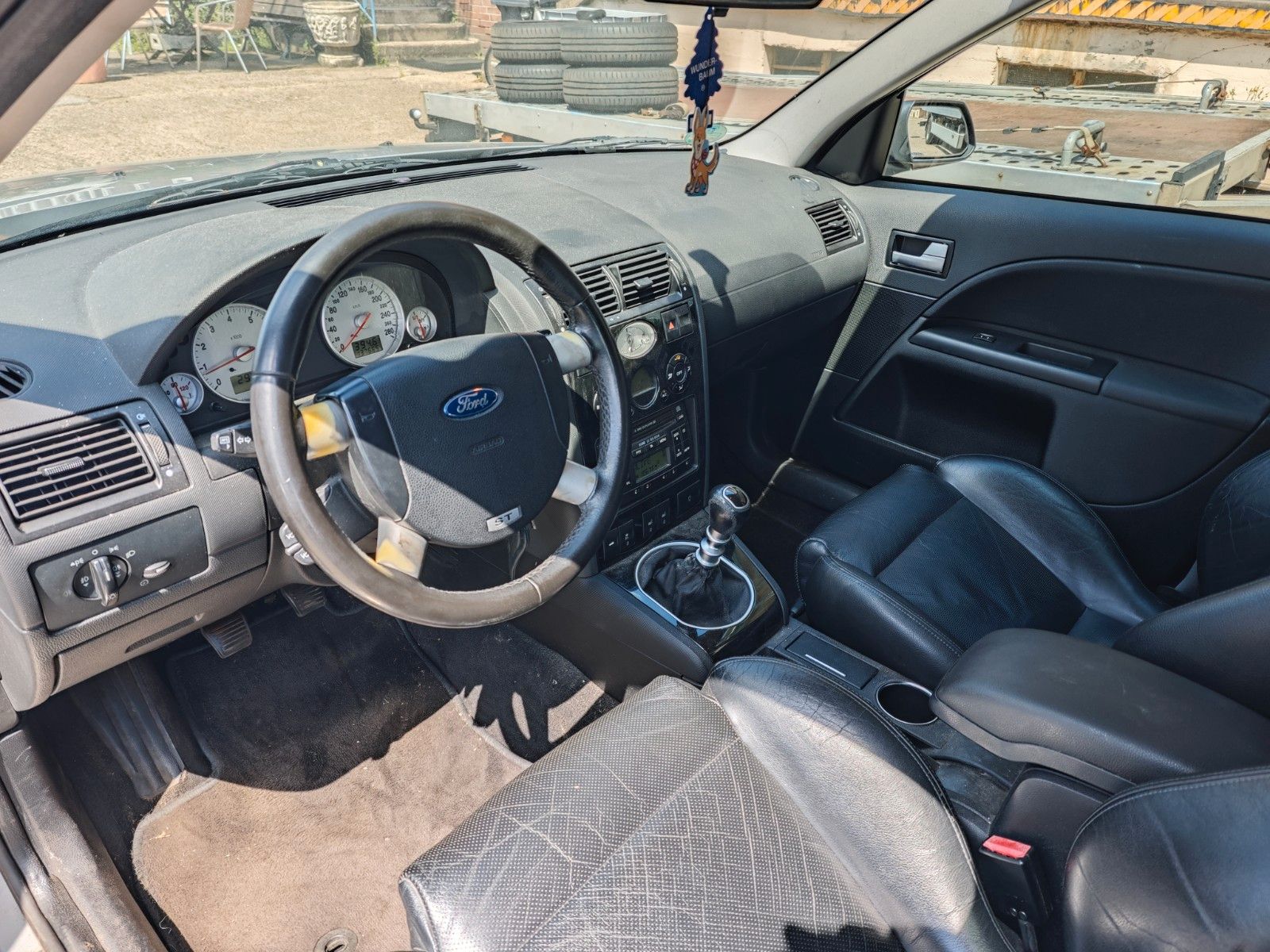 Fahrzeugabbildung Ford Mondeo ST220