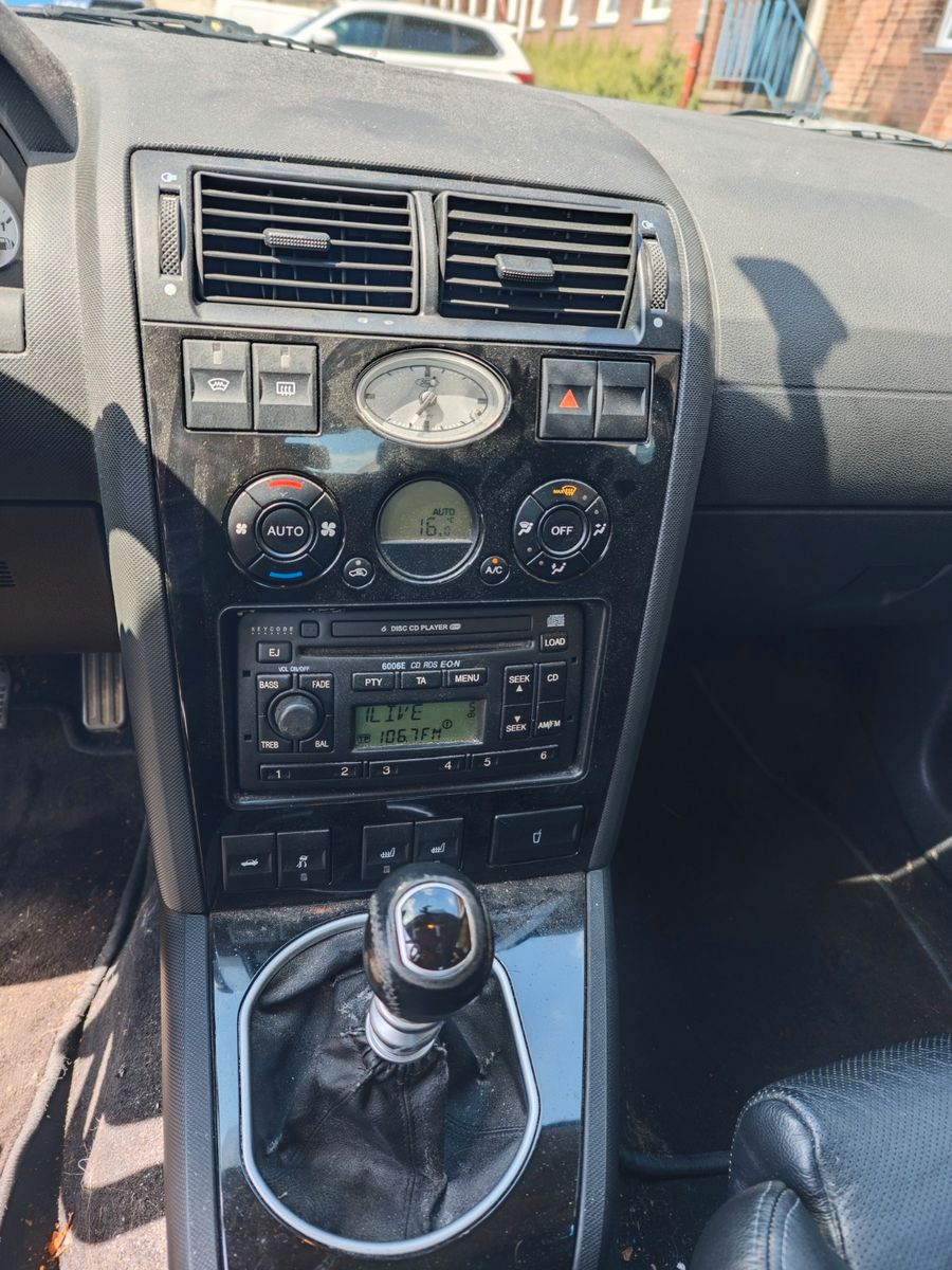 Fahrzeugabbildung Ford Mondeo ST220