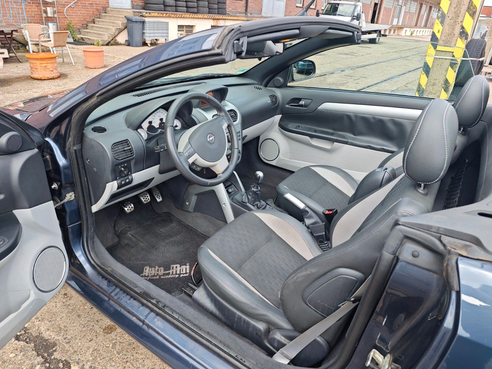 Fahrzeugabbildung Opel Tigra Twin Top Edition