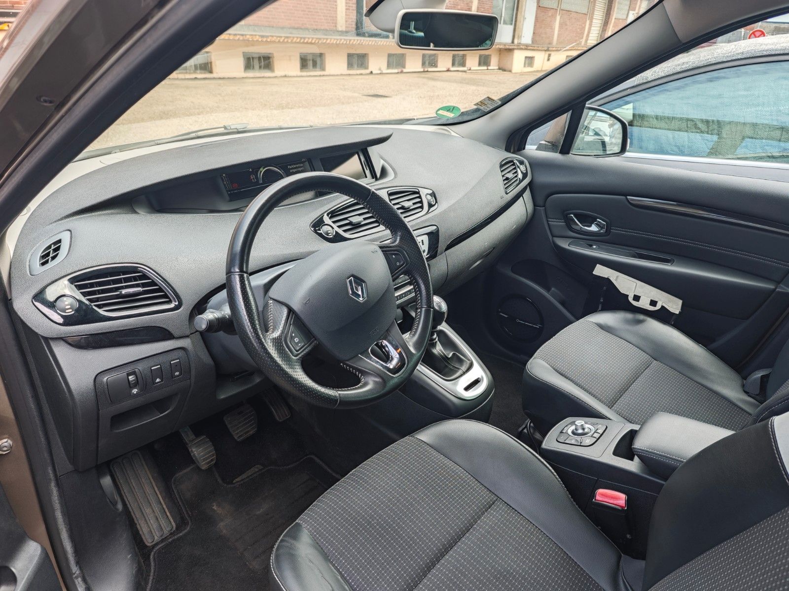 Fahrzeugabbildung Renault Scenic III Grand BOSE Edition