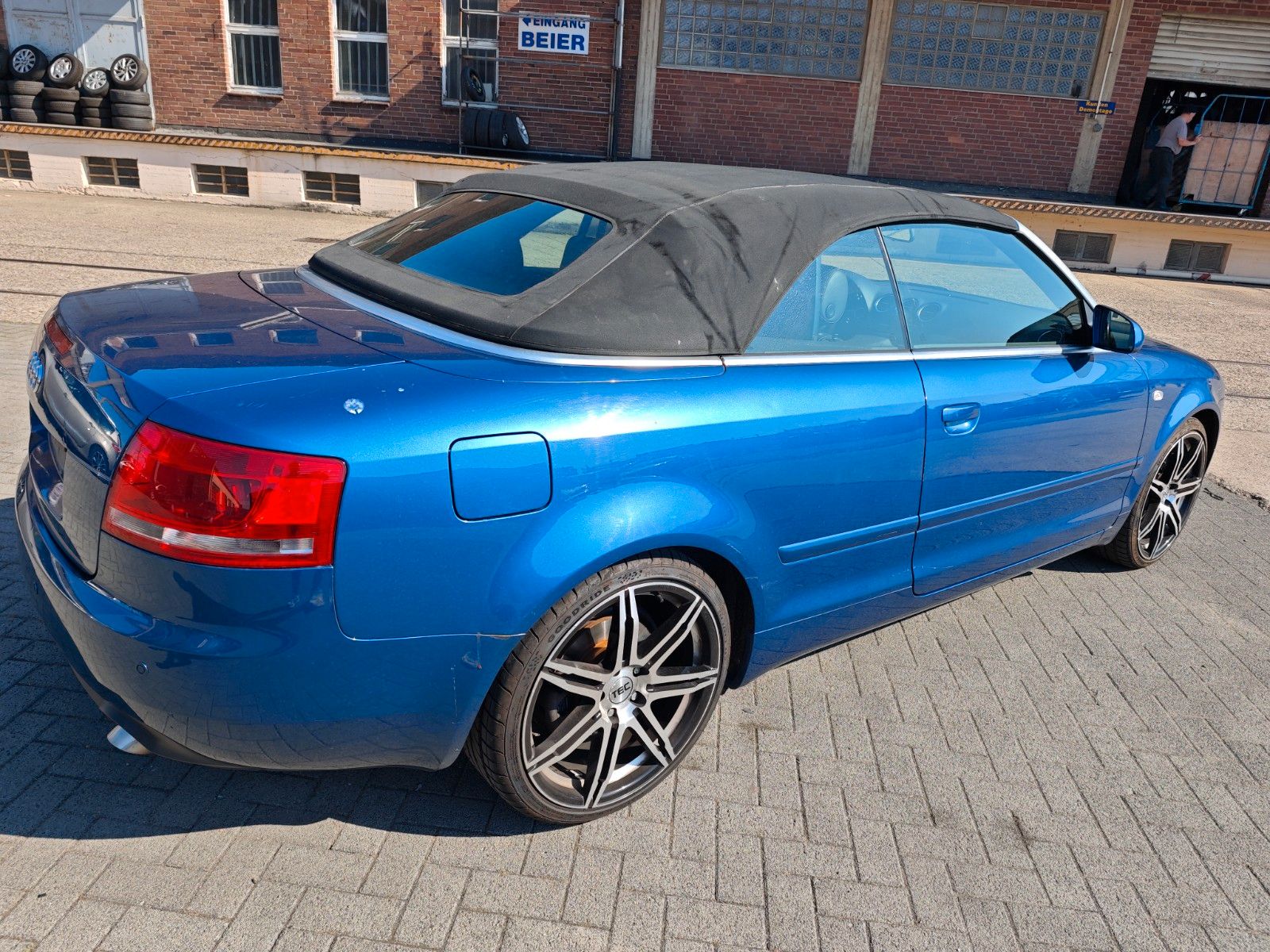 Fahrzeugabbildung Audi A4 Cabriolet 2.7 TDI