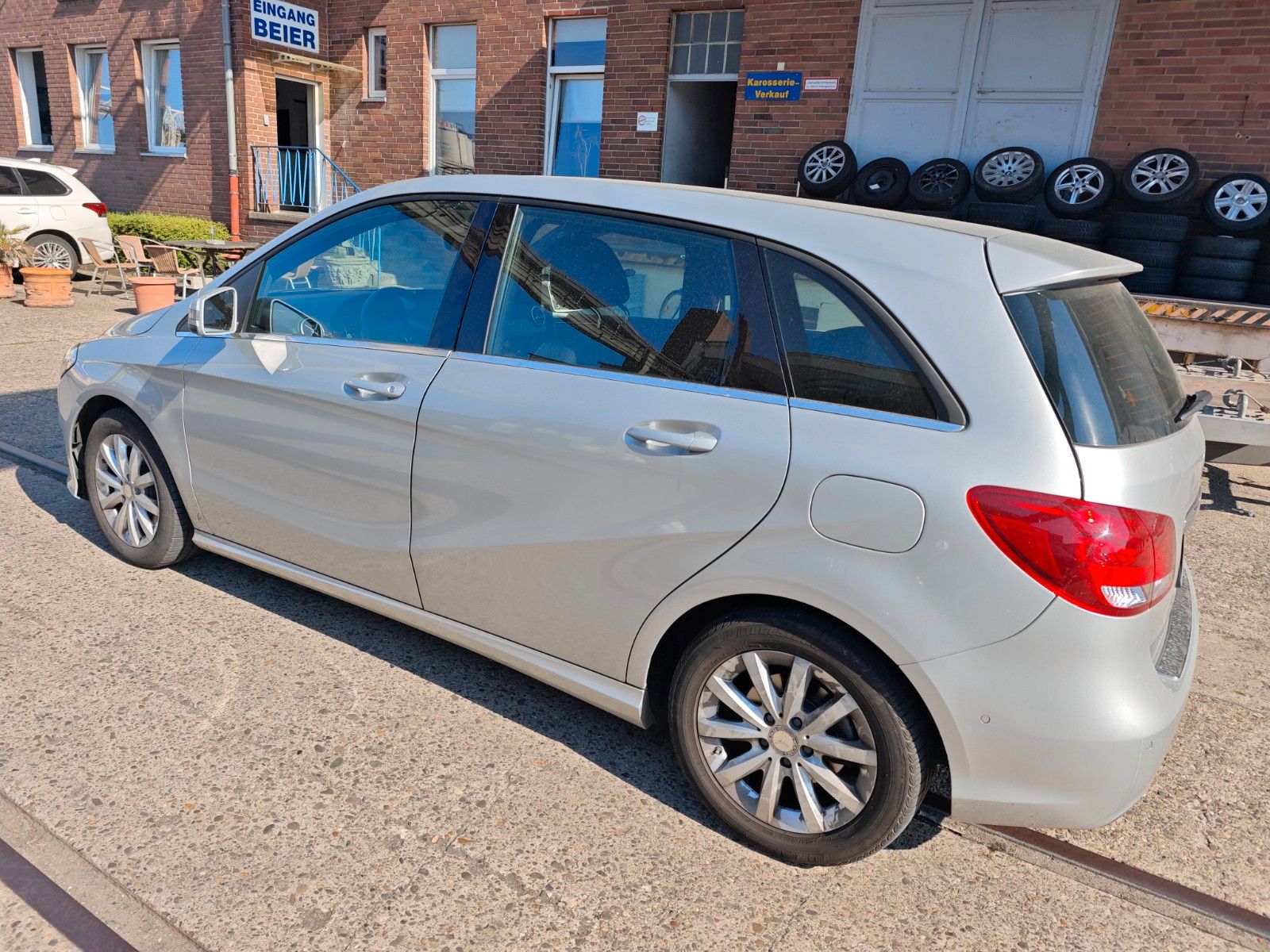 Fahrzeugabbildung Mercedes-Benz B 180 B B 180