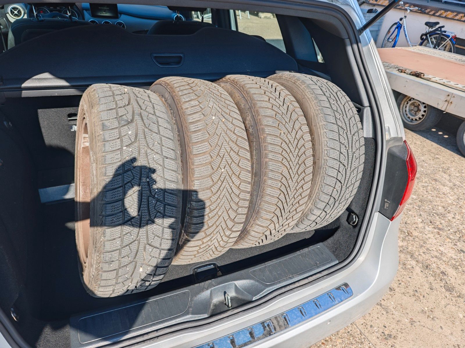 Fahrzeugabbildung Mercedes-Benz B 180 B B 180