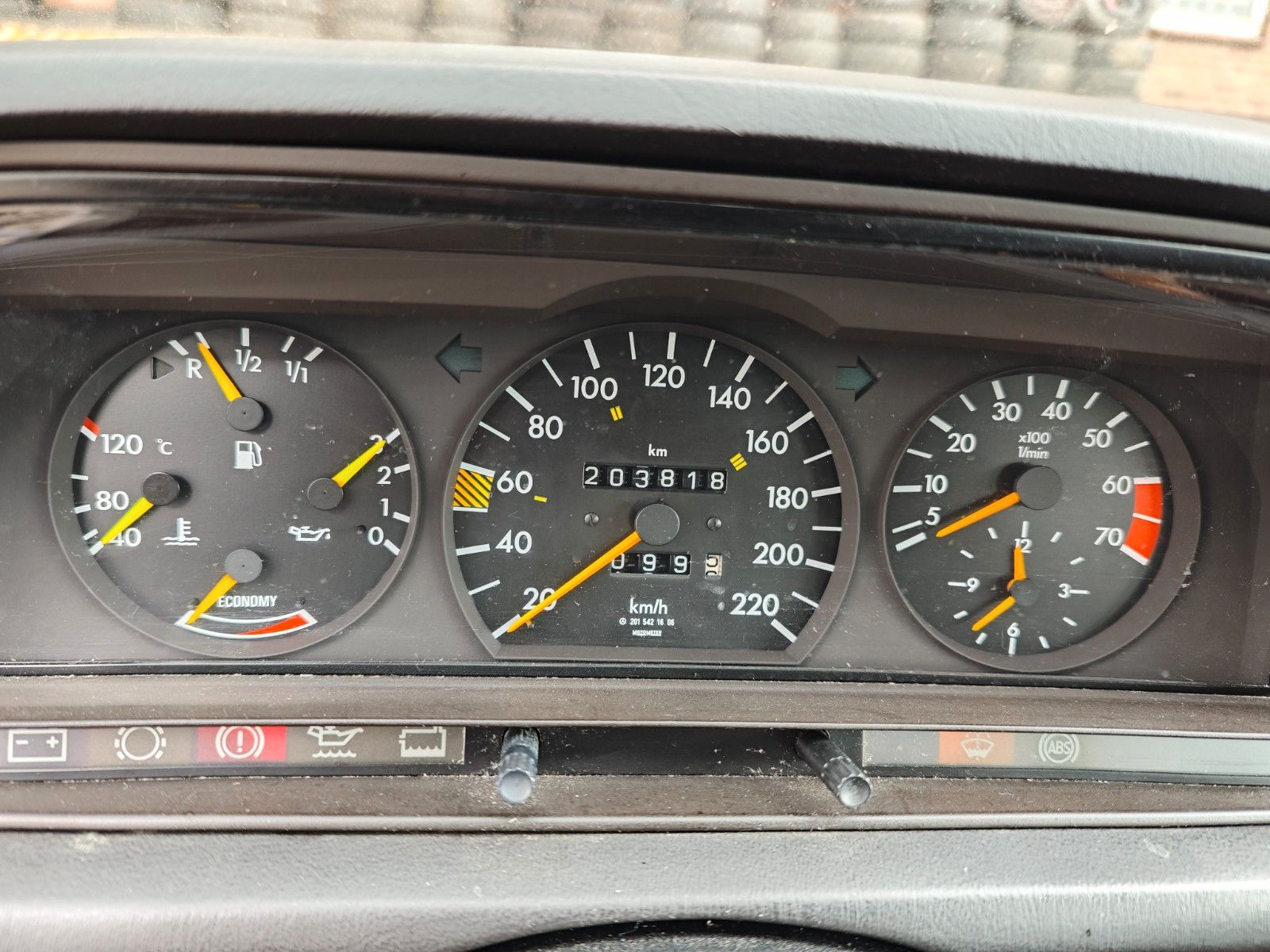 Fahrzeugabbildung Mercedes-Benz 190 E