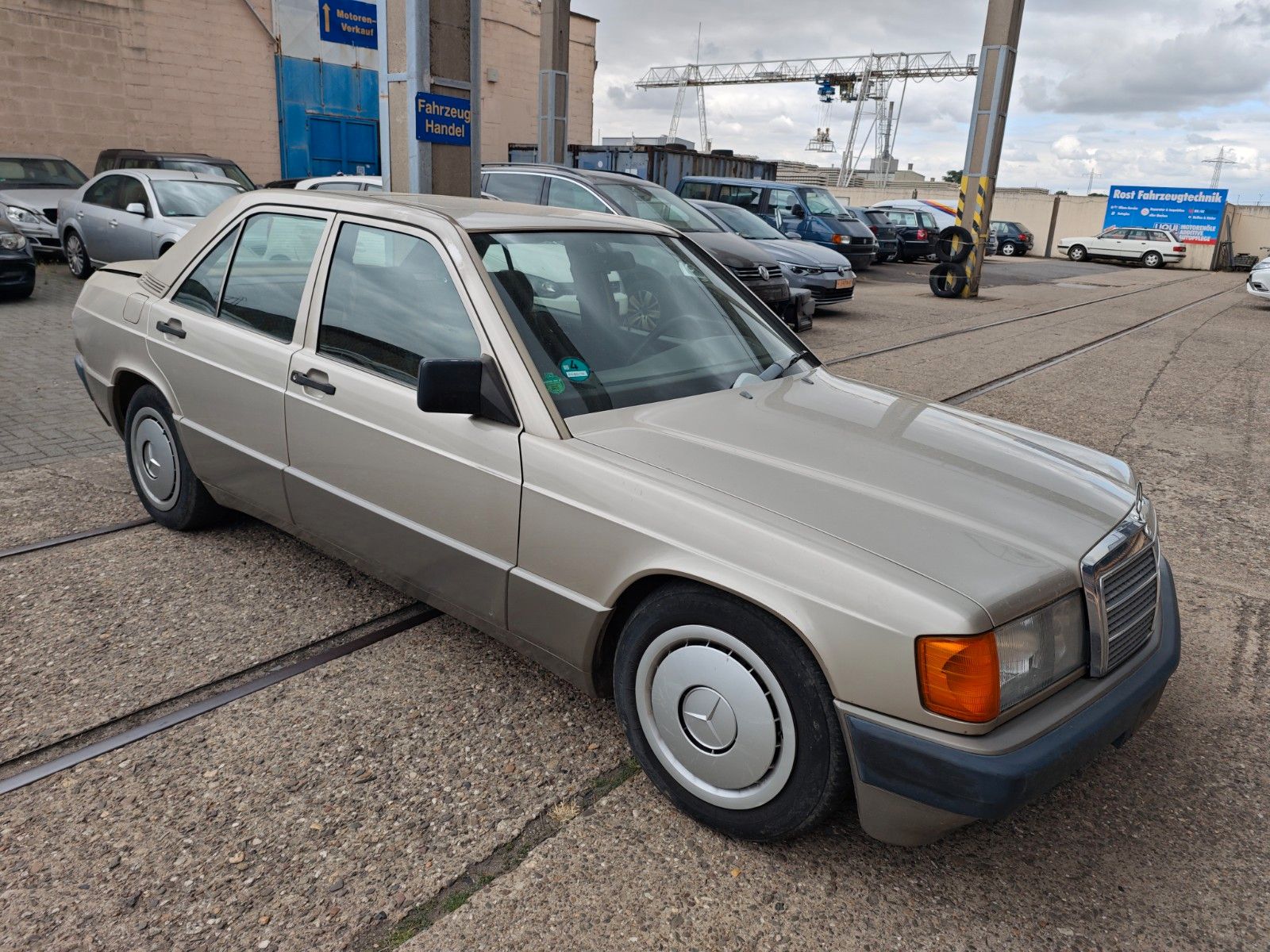 Fahrzeugabbildung Mercedes-Benz 190 E