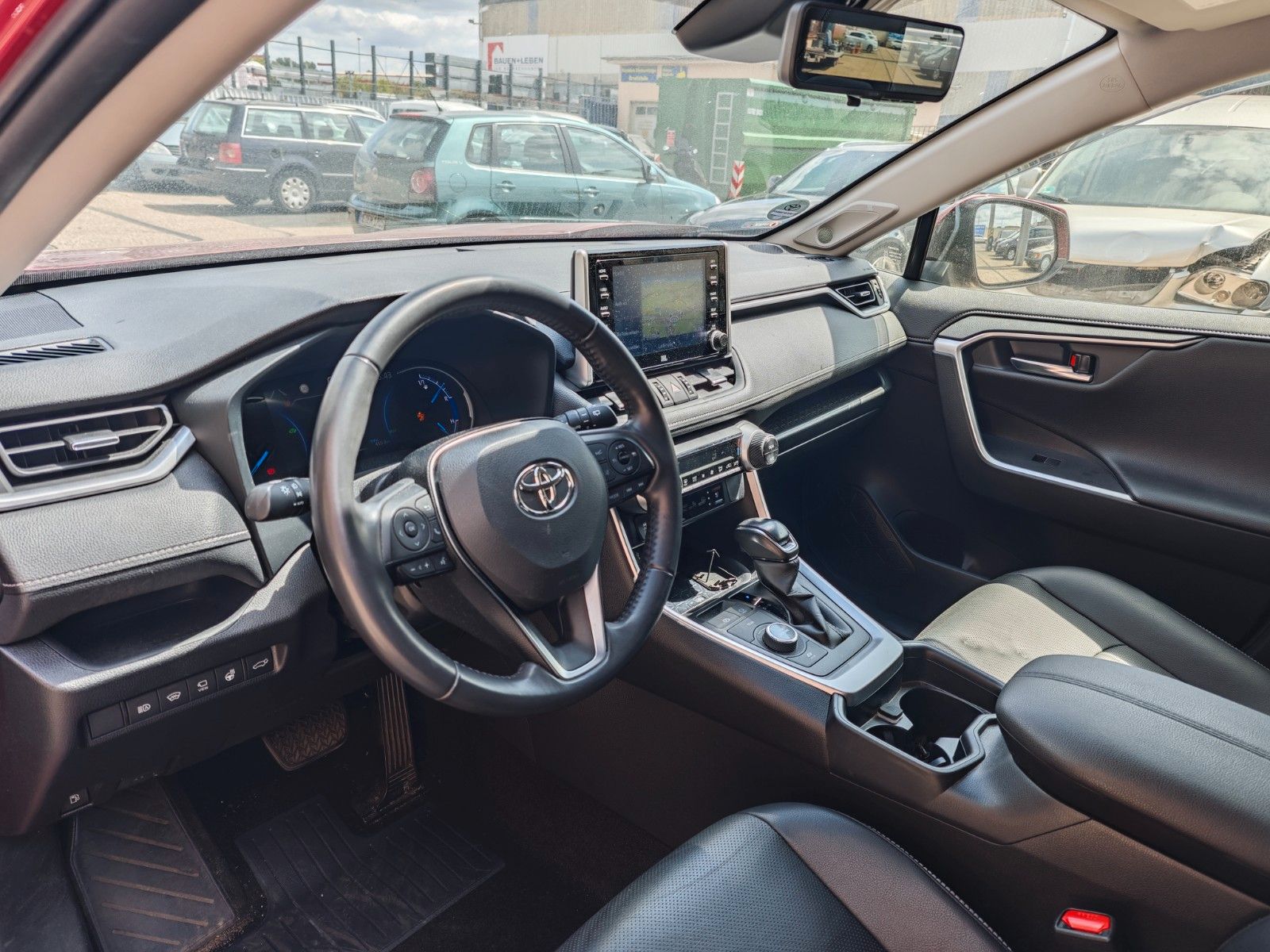 Fahrzeugabbildung Toyota RAV 4 RAV4 Hybrid 4x4 Lounge