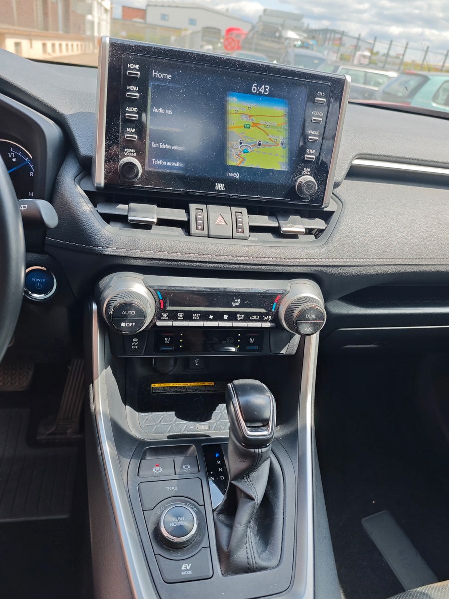Fahrzeugabbildung Toyota RAV 4 RAV4 Hybrid 4x4 Lounge