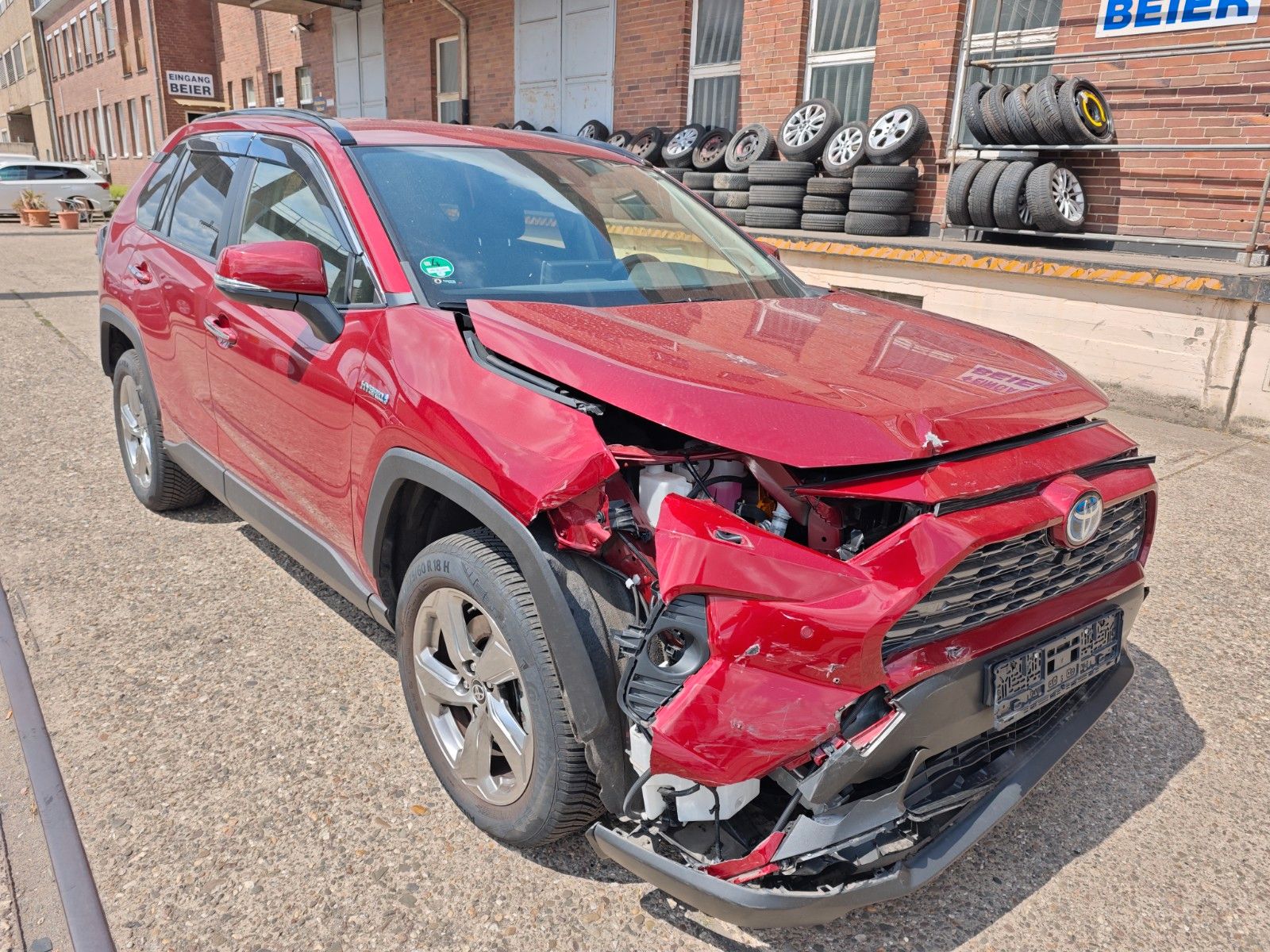 Fahrzeugabbildung Toyota RAV 4 RAV4 Hybrid 4x4 Lounge