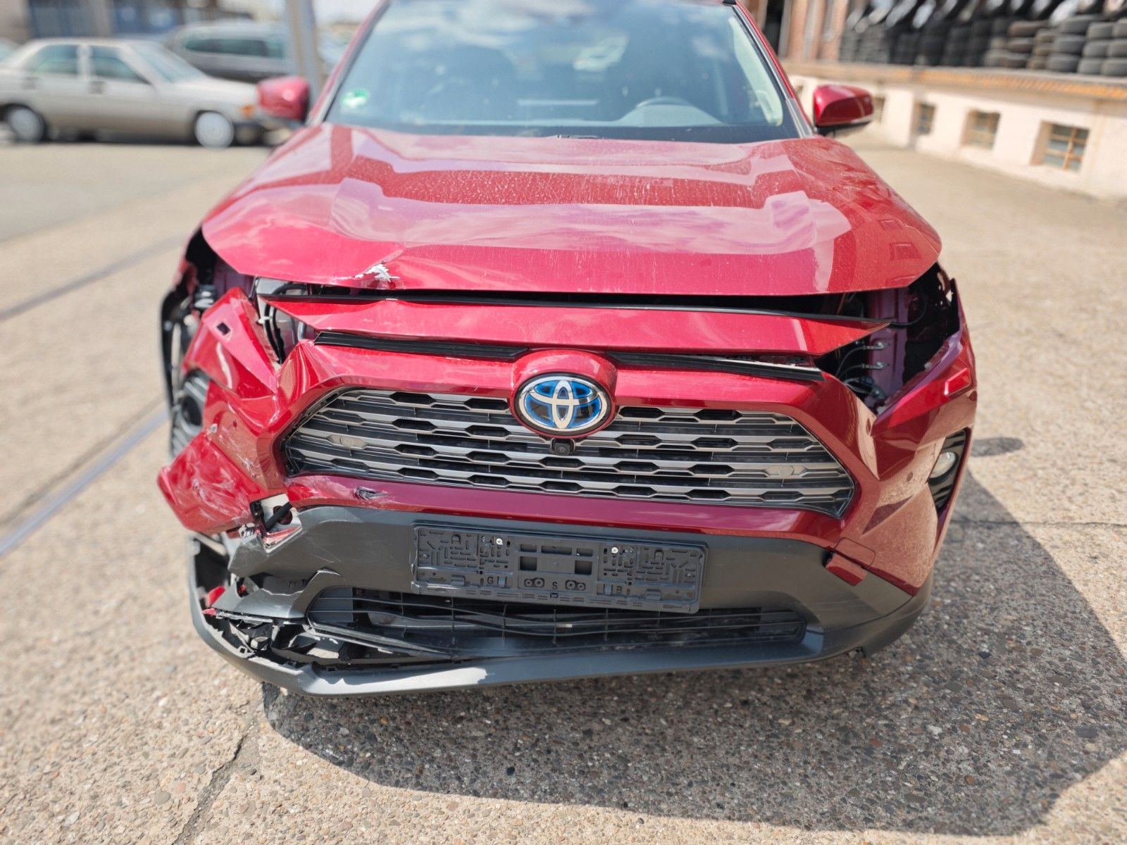 Fahrzeugabbildung Toyota RAV 4 RAV4 Hybrid 4x4 Lounge